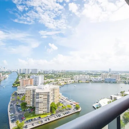 Infinite View Balcony & Pool Gym Near Beach